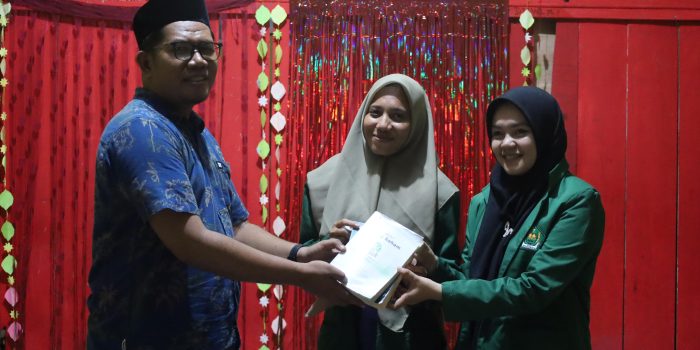 Relawan GST Gandeng Mahasiswa KKL Bukber dan Berikan Bantuan Kepada Anak-Anak Fukweu