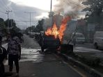 Kecelakaan Tunggal,Minibus Tabrak Tiang Lampu Jalan Terbakar Hangus