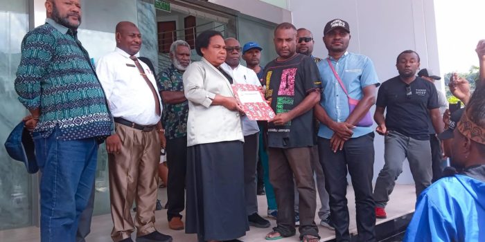 Membawa Aspirasi OAP, Ketua MRP Menerima Ketangan Dan Berikan Apresiasi Pada Forum Gembala