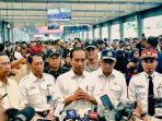 Presiden RI, Meninjau Secara Langsung Arus Mudik Lebaran Di Stasiun Pasar Senin