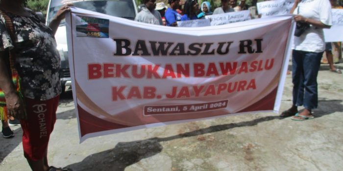 Abaikan Laporan Dugaan Politik Uang, ASBS Dan Masyarakat Jayapura Demo Bawaslu