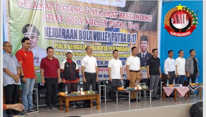 Pj Walikota Didampingi Sekdako dan Forkopimda, Serta Fadila Saputra Komut TNN dan Ismail Sarlata Ketua AMI Hadiri Kejuaraan Bola Voly Putra U 17 Sambut HUT Pekanbaru ke 240