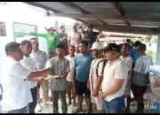 Bupati Taliabu Berikan Bantuan Kepada Panitia Pembangunan Musholla Al-Iklas Desa Wai Ipa