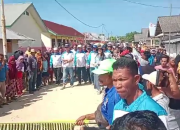 Hampir Satu Kampung Sambut Paslon Gub Dan Paslon HT-Manis