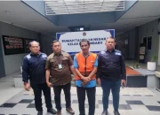 Berkas Perkara Residivis Pelaku ILEGAL LOGGING di Kawasan Hutan Suaka Margasatwa Kerumutan Diserahkan ke Kejari Pelalawan Riau