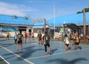 Tingkatkan Olahraga Sekaligus Keceriaan, Warga Binaan Lapas Pekanbaru Semangat Bermain Voly