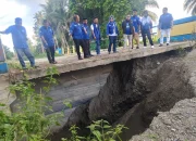 Usai Salurkan Sembako, Fraksi Demokrat Tinjau Jembatan Waibaka