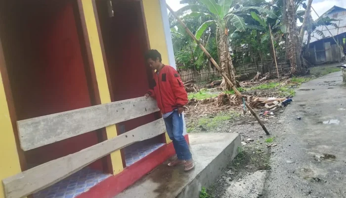 Tak Ada Air, Tak Ada Listrik, MCK Jadi Monumen Kegagalan Desa Wai Ina