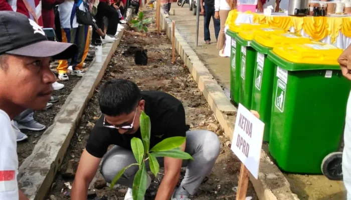 Anggota DPRD Tamrin Salamun Dukung Penuh WCD 2025: “Aksi Bersih-Bersih, Cermin Kepedulian Kita pada Masa Depan