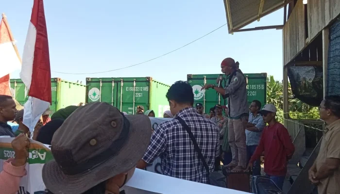 Warga Desa Bara Blokir Aktivitas PT SAFI: Tuding Serobot Lahan dan Rusak Tanaman