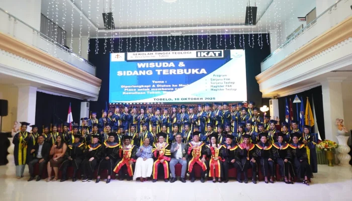 Terang di Tengah Dunia: Wisuda STT IKAT Malut Warnai Graha Bethany dengan Sukacita Iman