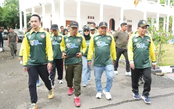 Pemkab Sula Meriahkan HUT PGRI & Hari Guru Nasional 2025 Dengan Jalan Sehat Bersama