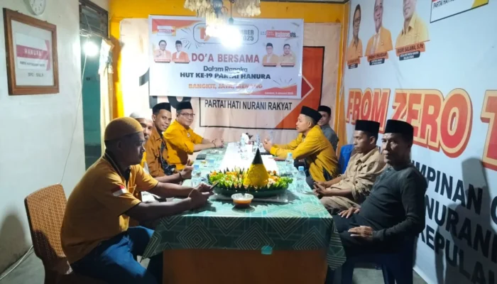 Usai Pengobatan Gratis di Desa Fokalit, DPC Partai Hanura Kepulauan Sula Gelar Doa Bersama Sambut HUT ke-19