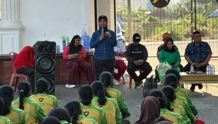 Temui Paskibraka di Isda, Masmina Ali Umacina Ajak Generasi Muda Junjung Disiplin dan Hormati Orang Tua