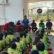 Temui Paskibraka di Isda, Masmina Ali Umacina Ajak Generasi Muda Junjung Disiplin dan Hormati Orang Tua