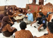 Masmina Ali dan Ajis Umanahu Berbagi Kisah Perjalanan Hidup kepada Siswa SMA Negeri 1 Sanana
