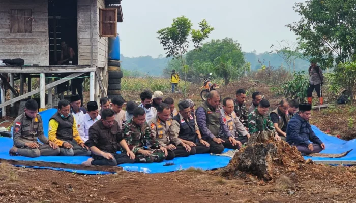 Di Tengah Penanganan Karhutla, Pangdam XIX/TT Gelar Salat Istisqa Di Pulau Jumat
