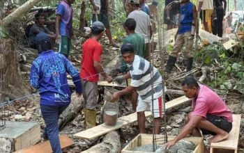 Masmina Ali Umacina dan Kakaknya Bangun Jembatan, Buka Jalan 9 Kilometer dari Wailoba ke Dusun Wainanas