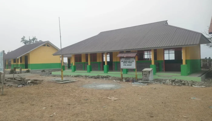 Gedung Sekolah Direhabilitasi, SMP Negeri 3 Stap Masih Kekurangan Pagar dan Buku Pelajaran