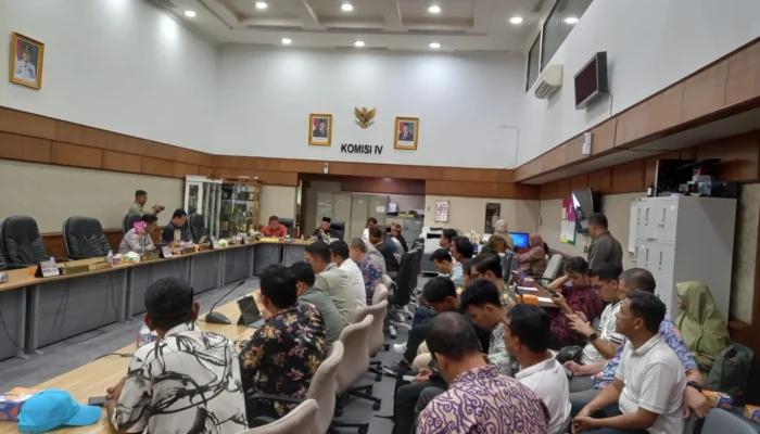 Pansus DPRD Provinsi Riau Bersama OPD Dan LSM Bahas Berbagai Persoalan Terkait Pengelolaan Lingkungan Hidup