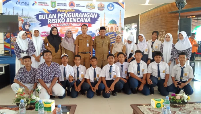 SMPN 20 Dumai Tampil Sebagai Putri Idaman, Lurah Mundam dan Kepsek Beri Apresiasi